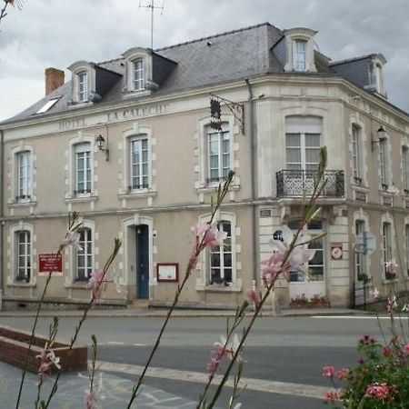 Le Relais De La Caleche Saint-Denis-dʼAnjou Exterior foto