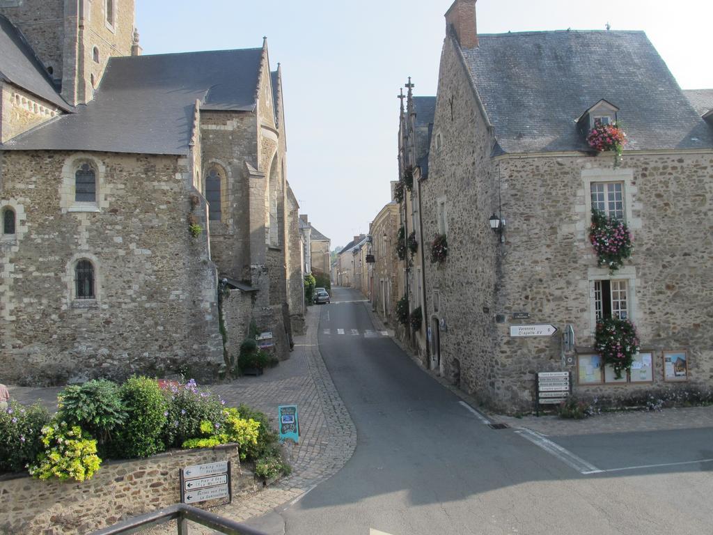 Le Relais De La Caleche Saint-Denis-dʼAnjou Exterior foto