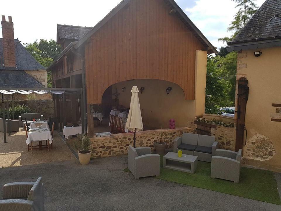 Le Relais De La Caleche Saint-Denis-dʼAnjou Exterior foto
